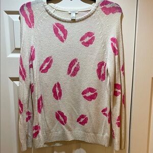 Forever 21 Cream Sweater with Pink Lip Design in size large